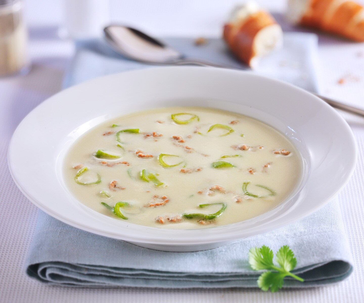 Käse-Lauchsuppe (20052) bestellen! | bofrost.at Käse-Lauchsuppe (20052) bestellen! | bofrost.at