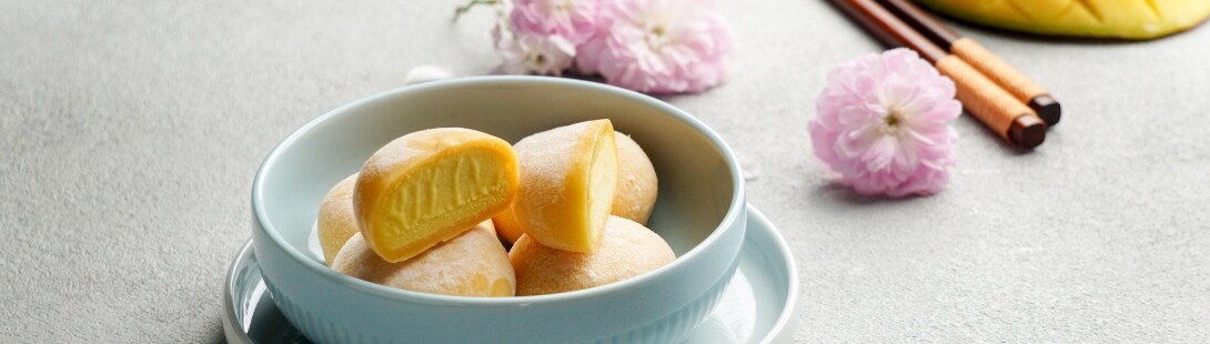 Mochi-Eis Mango mit Blüten_Header.jpg