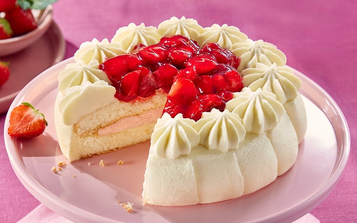 Erdbeer-Obers-Torte (Artikelnummer 10916)