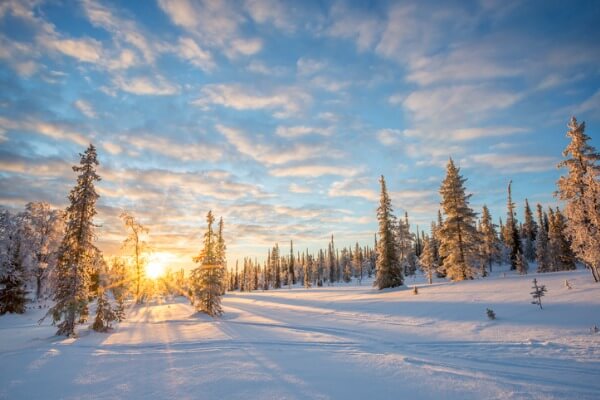 Winterlandschaft mit Sonnenaufgang